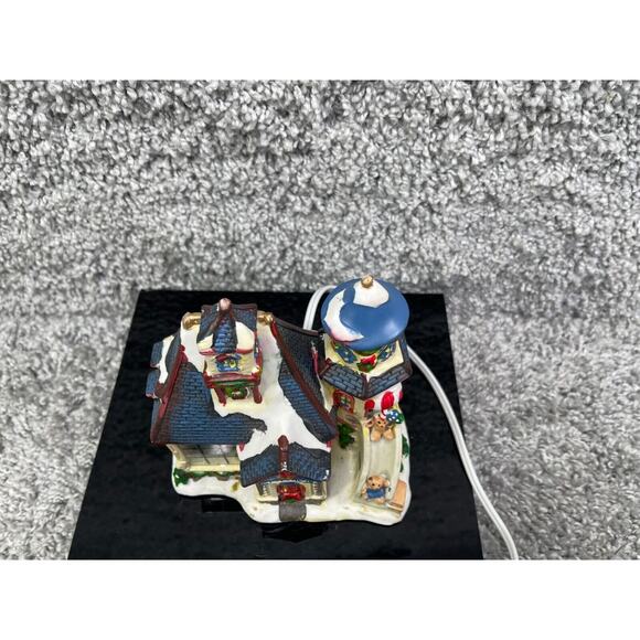 Christmas Winter Victiorian Series Lighted Building Toy Shop Power Cord 6"X6.5" - Picture 11 of 11